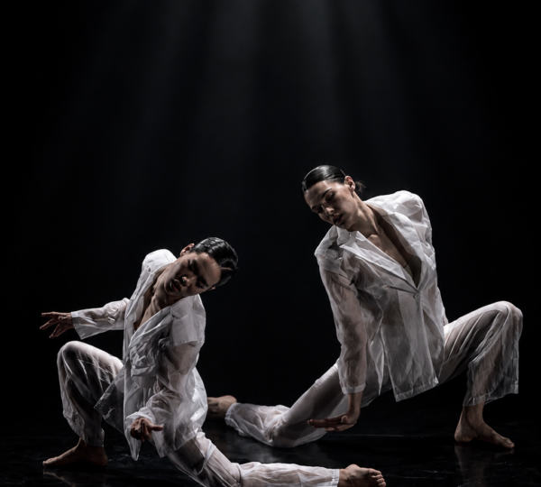 ballerine di COD in una delle coreografie create da Chiara Olivieri. In foto Adele Piscitelli e Zagana Capilupi